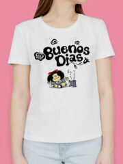 Γυναικείο μπλουζάκι με στάμπα/Buenos Dias,λευκό μπλουζάκι με στάμπα,μπλουζάκι κοντομάνικο,μπλουζάκι με σχέδιο,t-shirt με σχέδιο,ισπανικά,mafalda,cartoon.