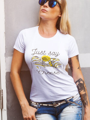 Γυναικείο μπλουζάκι με στάμπα/Say cheese, woman's t-shirt with camera ,yellow details, say cheese, γυναικείο μπλουζάκι με στάμπα,κάμερα,λευκό μπλουζάκι με στάμπα,μπλουζάκι κοντομάνικο,μπλουζάκι με σχέδιο,t-shirt με σχέδιο.