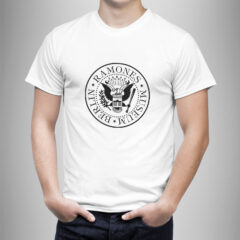 Μπλουζάκι με στάμπα/Ramones Berlin, t-shirt κοντομάνικο με τύπωμα συγκροτήματος ramones,μουσική,λευκό μπλουζάκι με στάμπα,μπλουζάκι κοντομάνικο,μπλουζάκι με σχέδιο,t-shirt με σχέδιο,ανδρικό t-shirt,βαμβακερό μπλουζάκι.