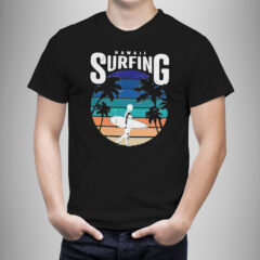 Μπλουζάκι με στάμπα/Hawaii Surfing, μπλουζάκι με τύπωμα,καλοκαιρινό,surfing,Hawaii.exotic island,traveling,μαύρο μπλουζάκι με στάμπα,μπλουζάκι κοντομάνικο,μπλουζάκι με σχέδιο,t-shirt με σχέδιο,ανδρικό t-shirt,βαμβακερό μπλουζάκι.