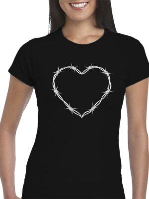 Γυναικείο μπλουζάκι με στάμπα/Ιron heart, grunge t-shirt with digital print,heart,iron,strong. μπλουζάκι με τύπωμα,καρδιά,σκληρή,συρματόπλεγμα,λευκό μπλουζάκι με στάμπα,μπλουζάκι κοντομάνικο,μπλουζάκι με σχέδιο,t-shirt με σχέδιο.